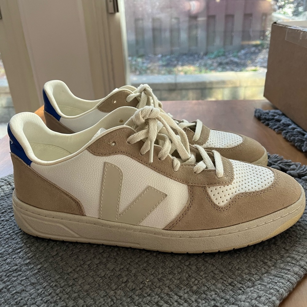 Veja Sneakers - Size 10.5 US